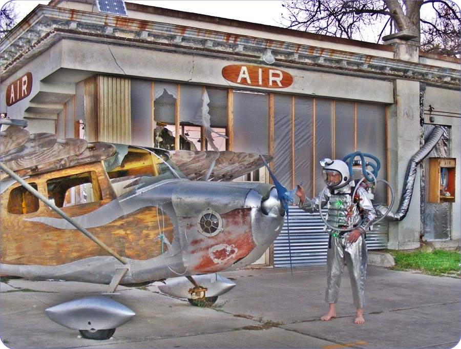 AirStation 1, AirPlane 1, EarthMan 2, Dion Laurent